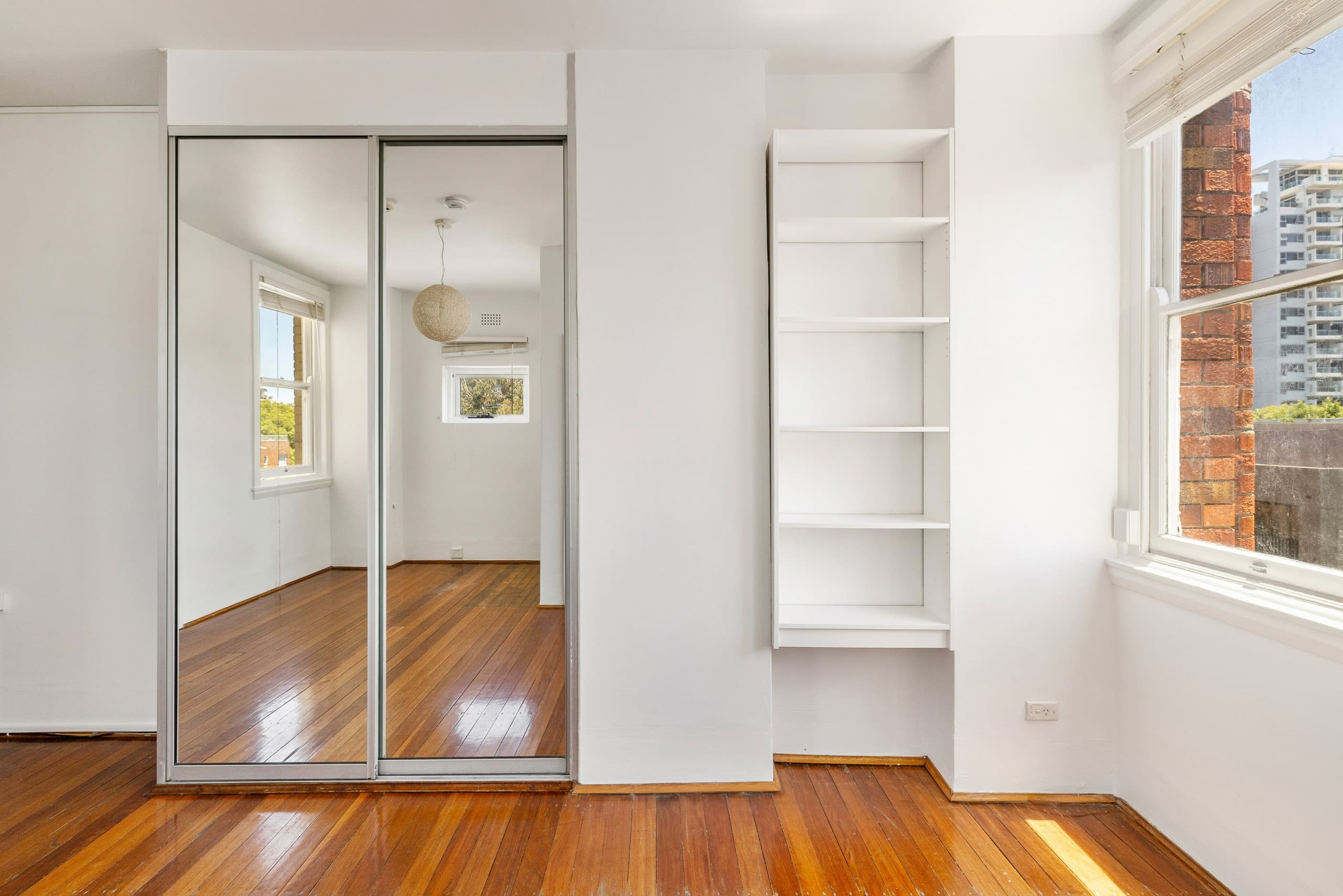 508/3-5 Greenknowe Avenue, Elizabeth Bay - Thumbnail 3