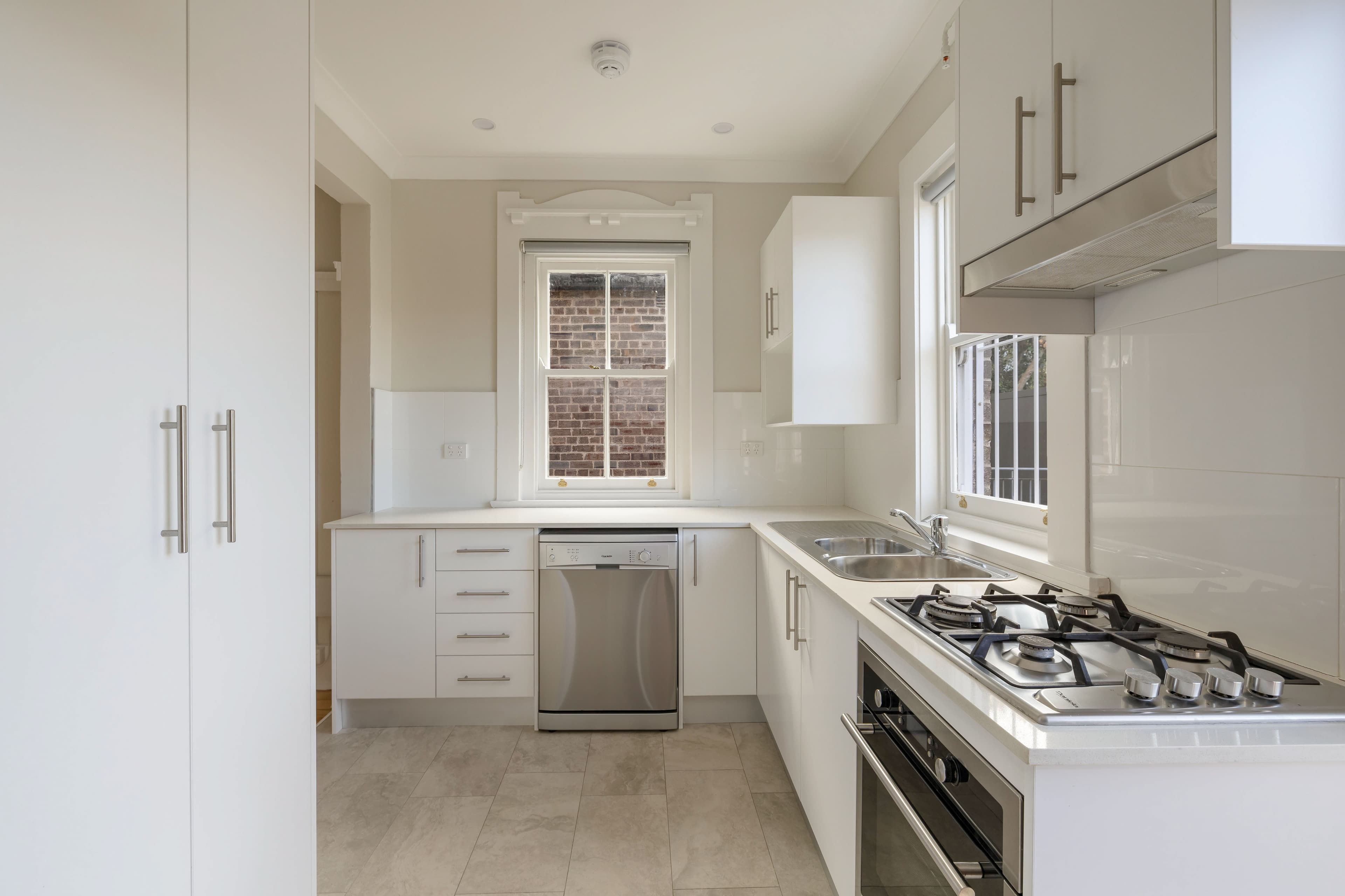 2/14 Mansfield Street, Glebe - Thumbnail 3