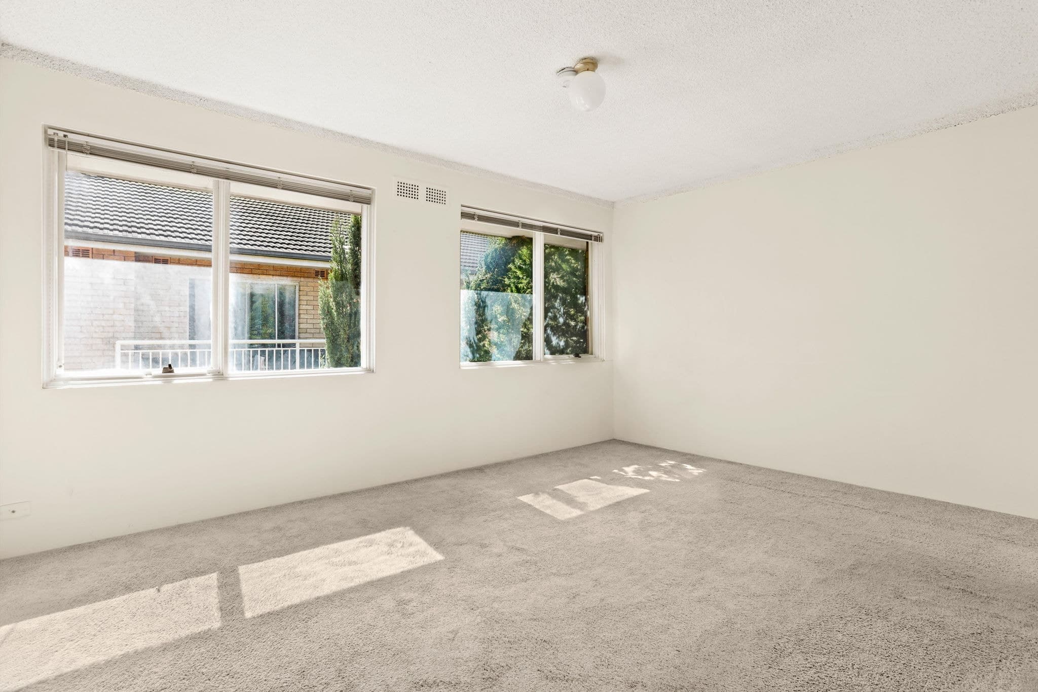 11/20 Alexandra Road, Glebe - Image 1