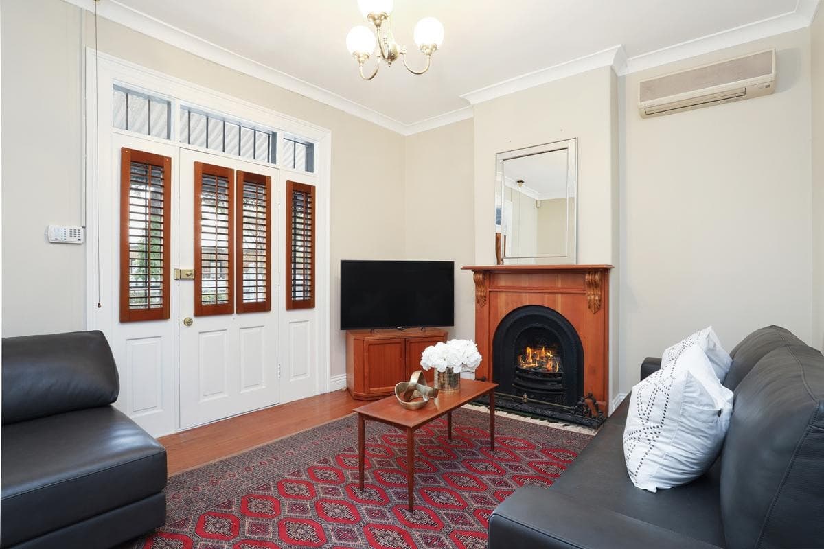121 Station Street, Petersham - Image 1