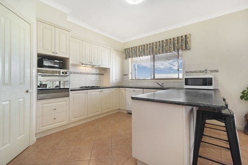18 Kathleen Terrace MAIDEN GULLY VIC, Maiden Gully - Thumbnail 3