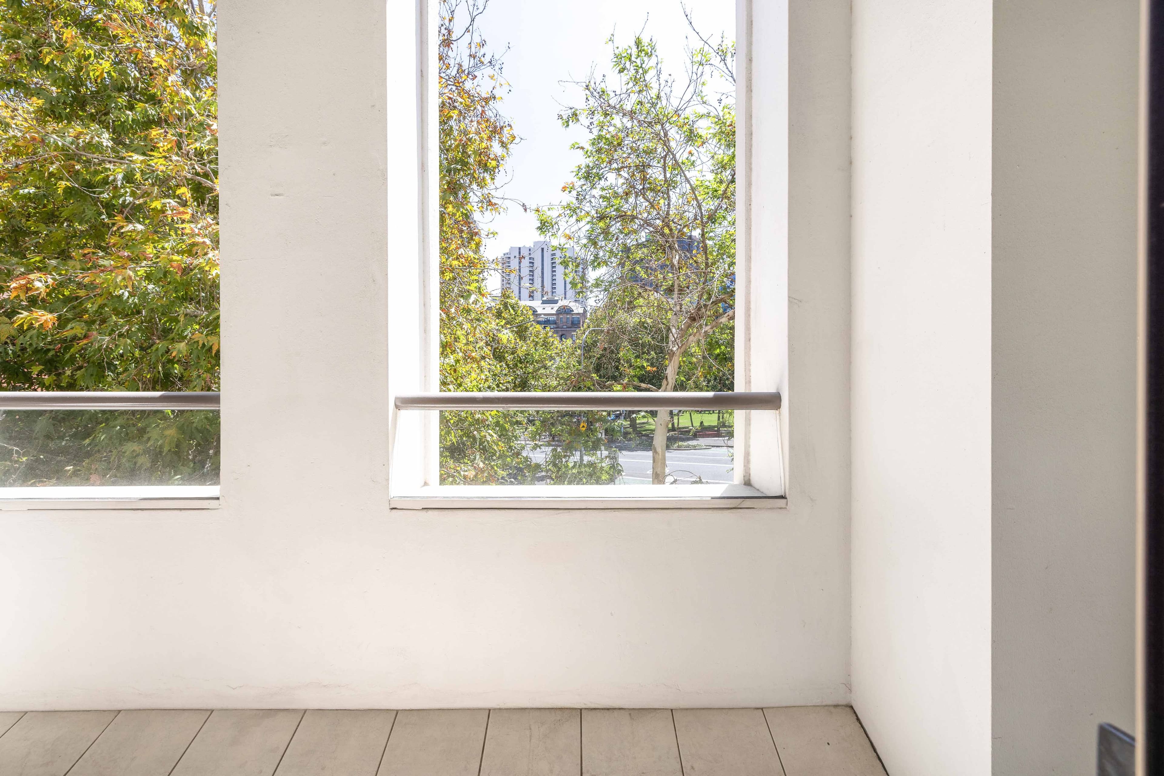 221/105 Campbell Street, Surry Hills - Thumbnail 3