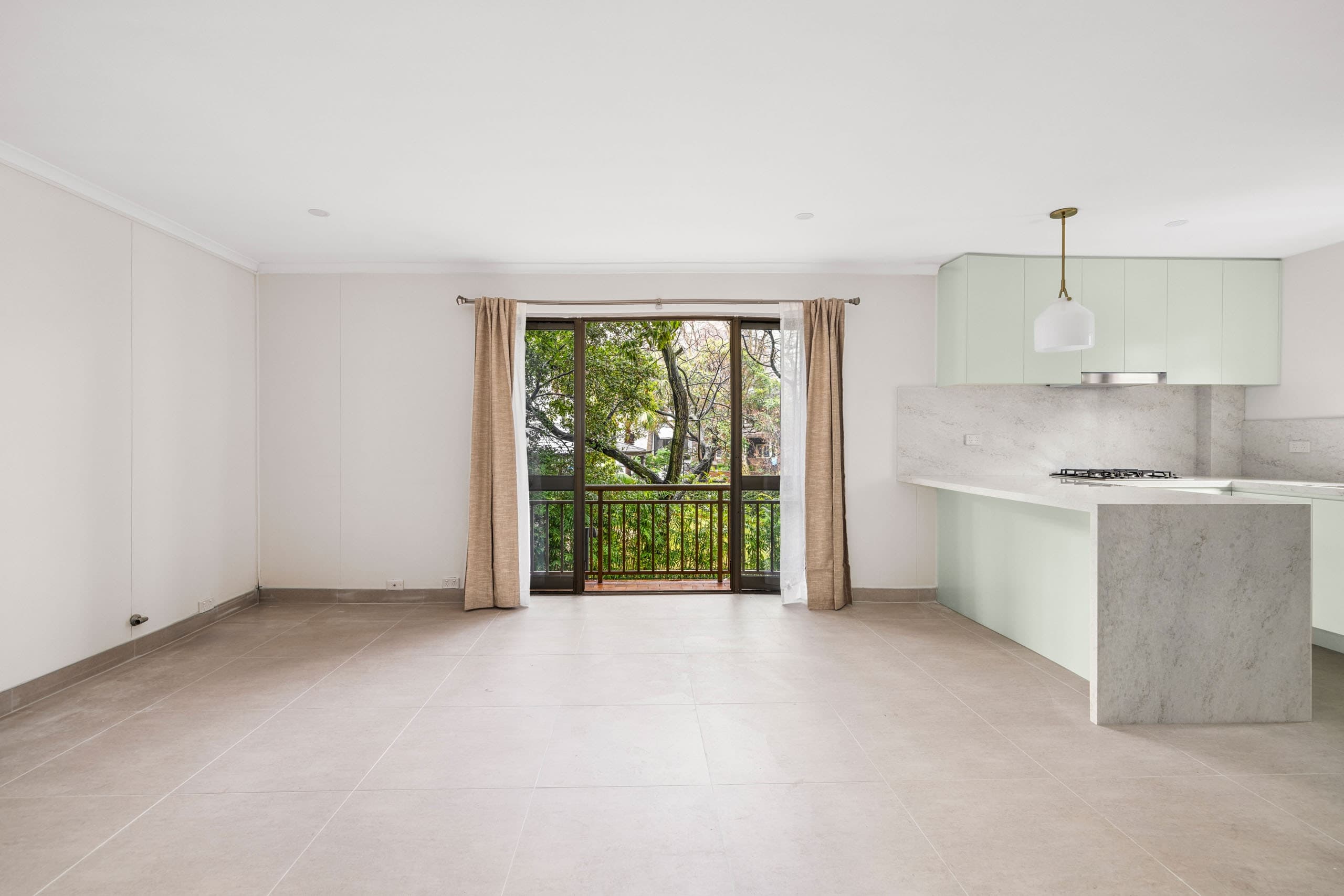 3/5-13 Hutchinson Street, Surry Hills - Image 1