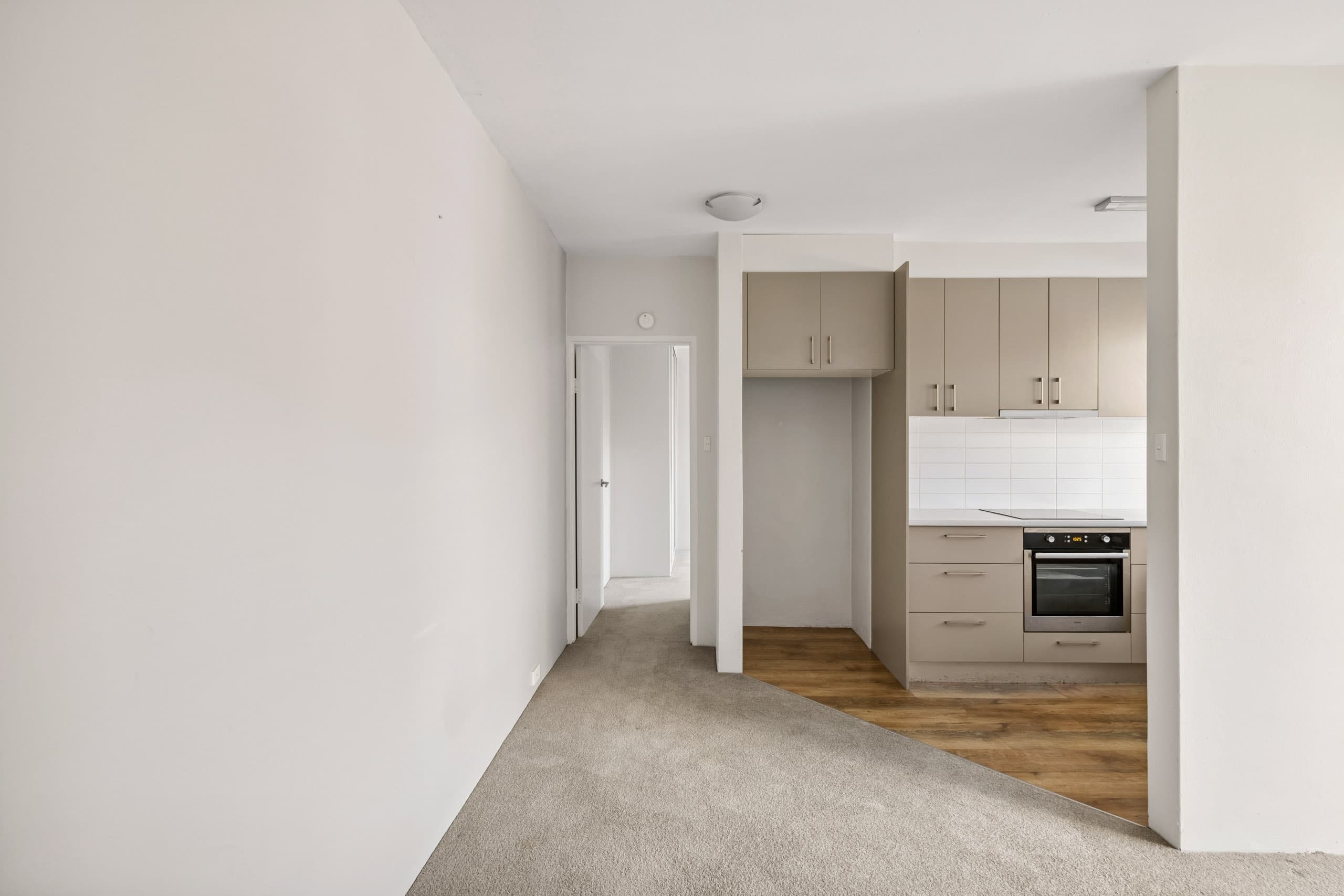 14/8-12 Hunter Street, Lewisham - Thumbnail 3