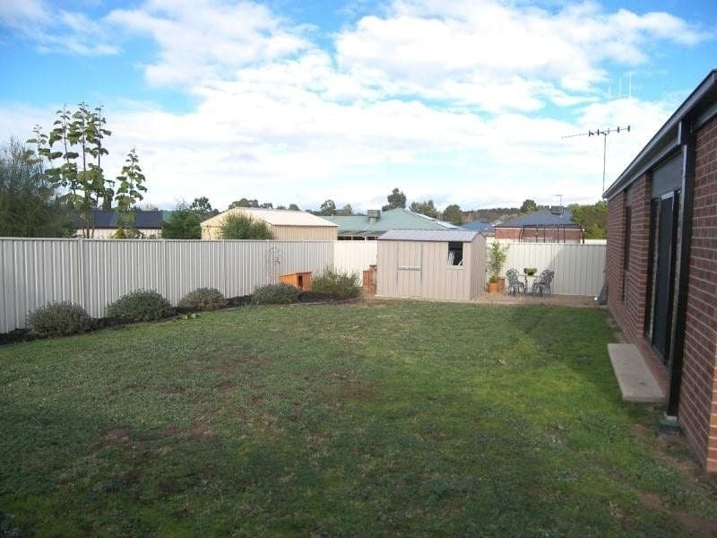 6 Clover Close STRATHFIELDSAYE VIC, Strathfieldsaye - Image 1