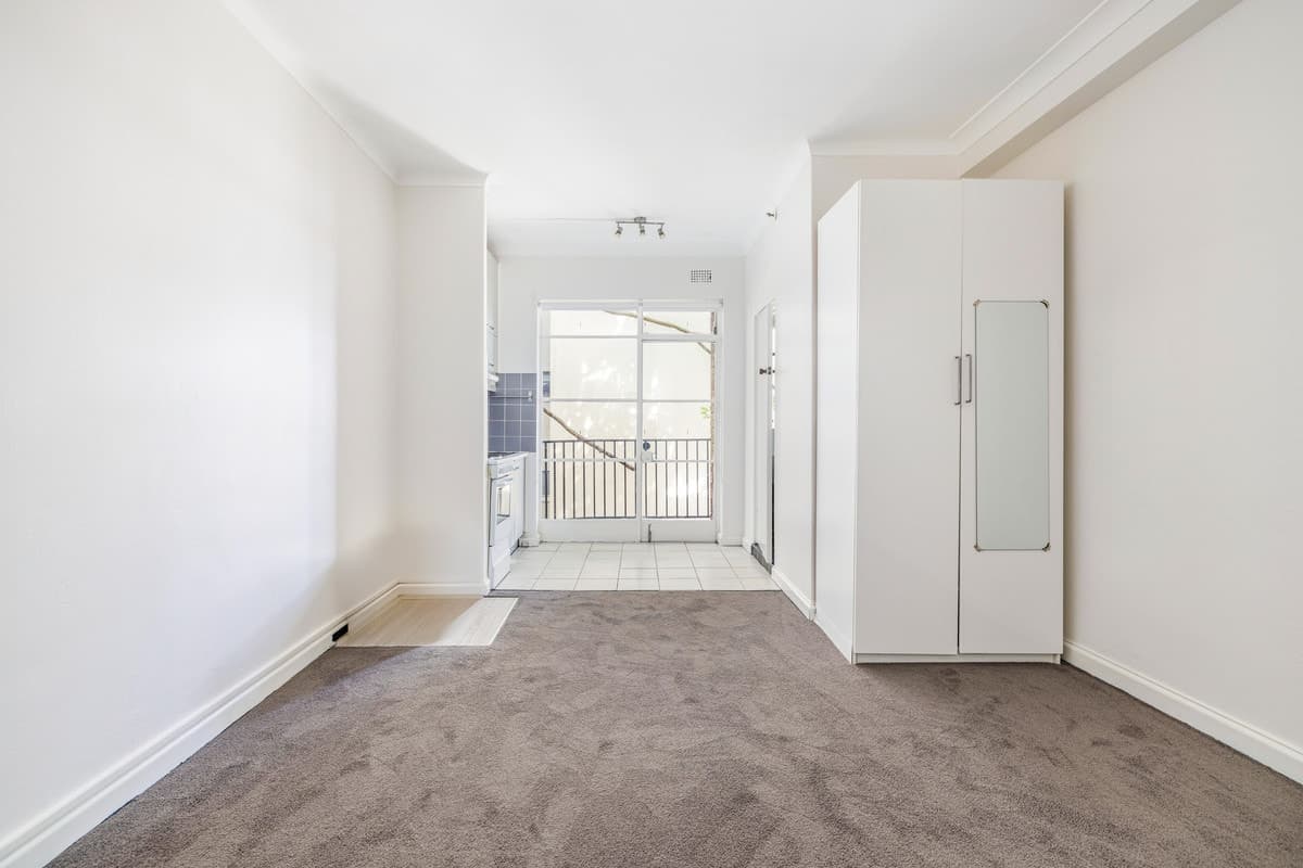 9/7 St Neot Avenue, Potts Point - Image 1