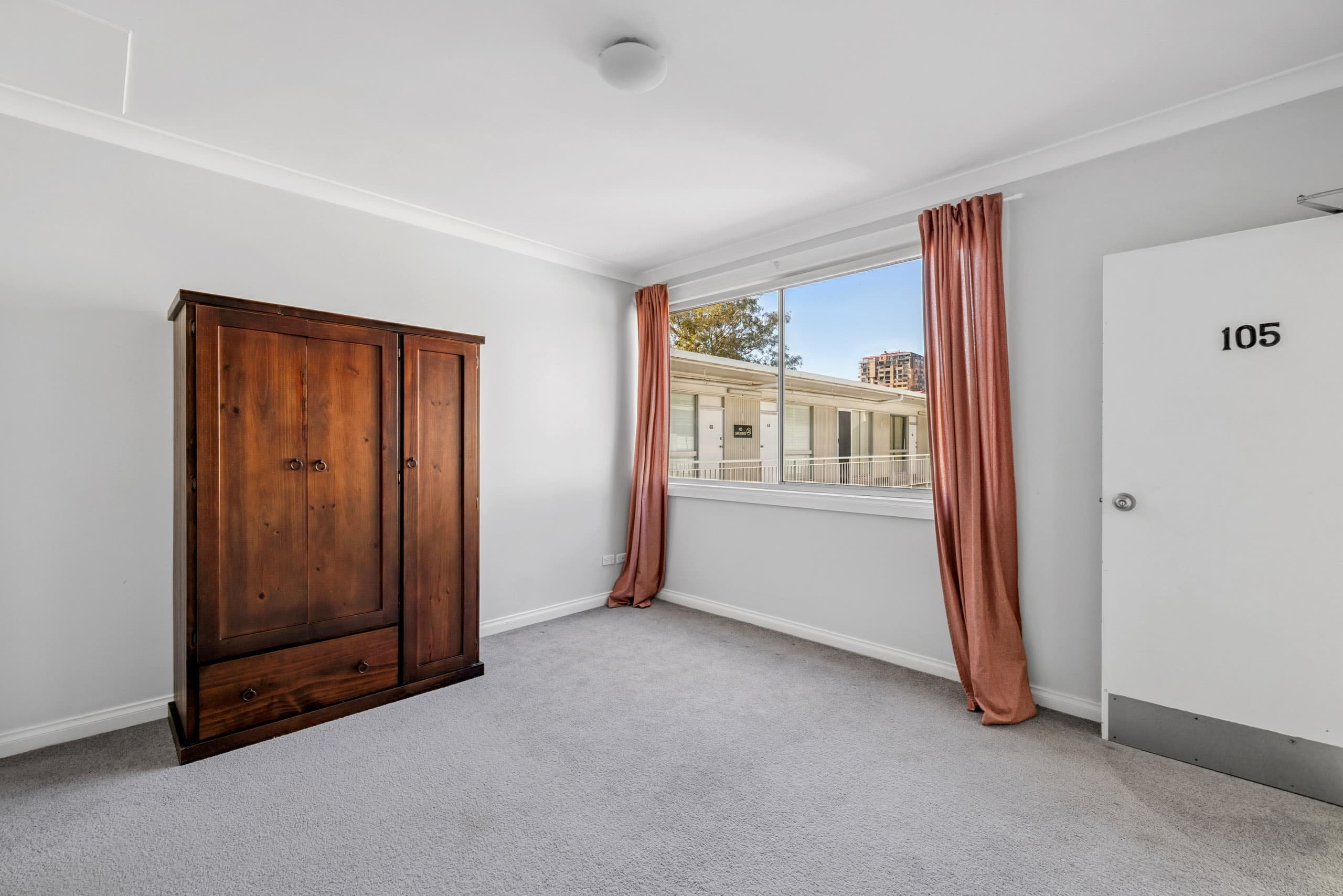 105/19 Forbes Street (Enter via Plunkett Street), Woolloomooloo - Thumbnail 2