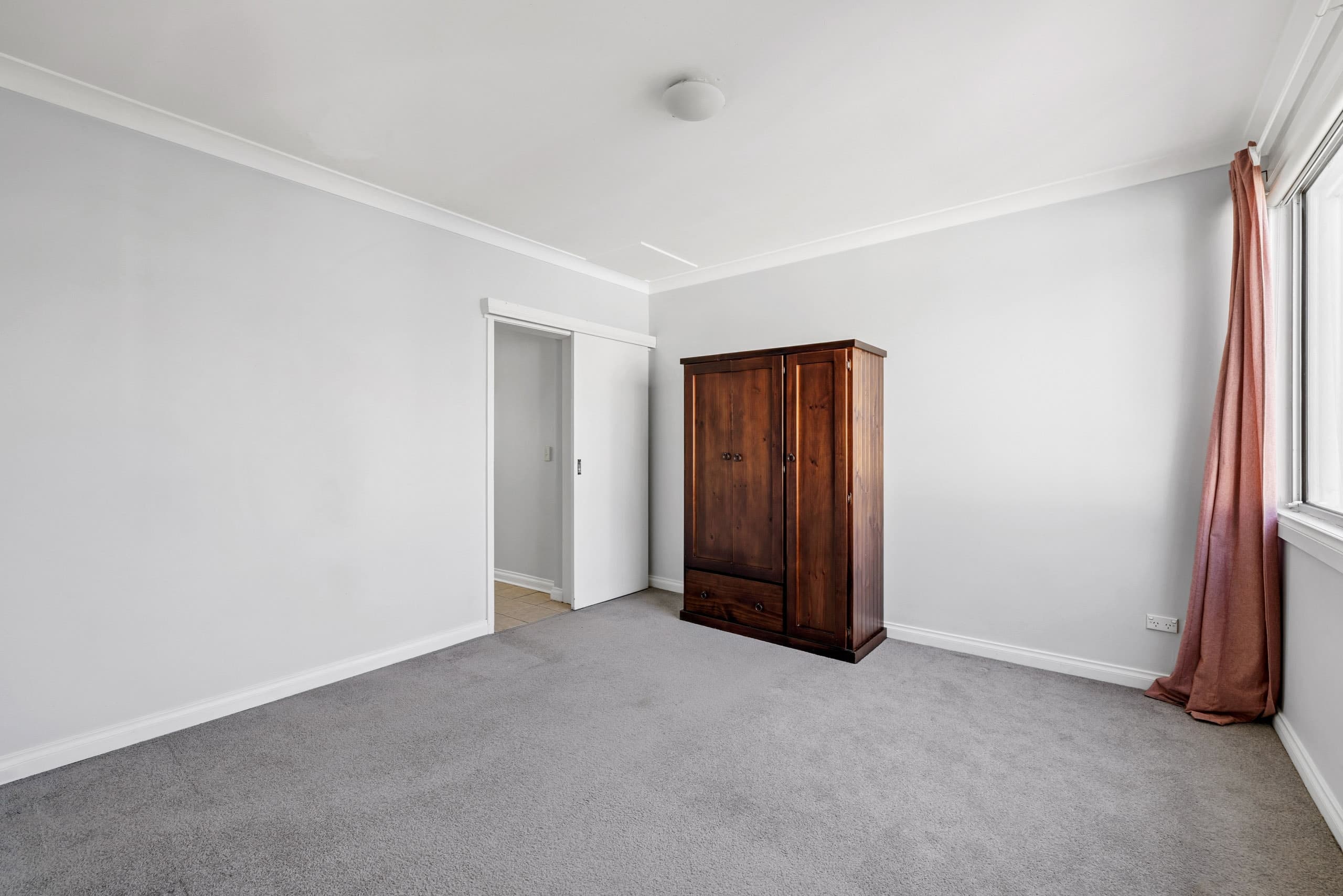 105/19 Forbes Street (Enter via Plunkett Street), Woolloomooloo - Thumbnail 3