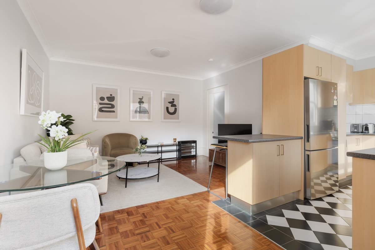 4/32 Albert Street, Petersham - Image 1