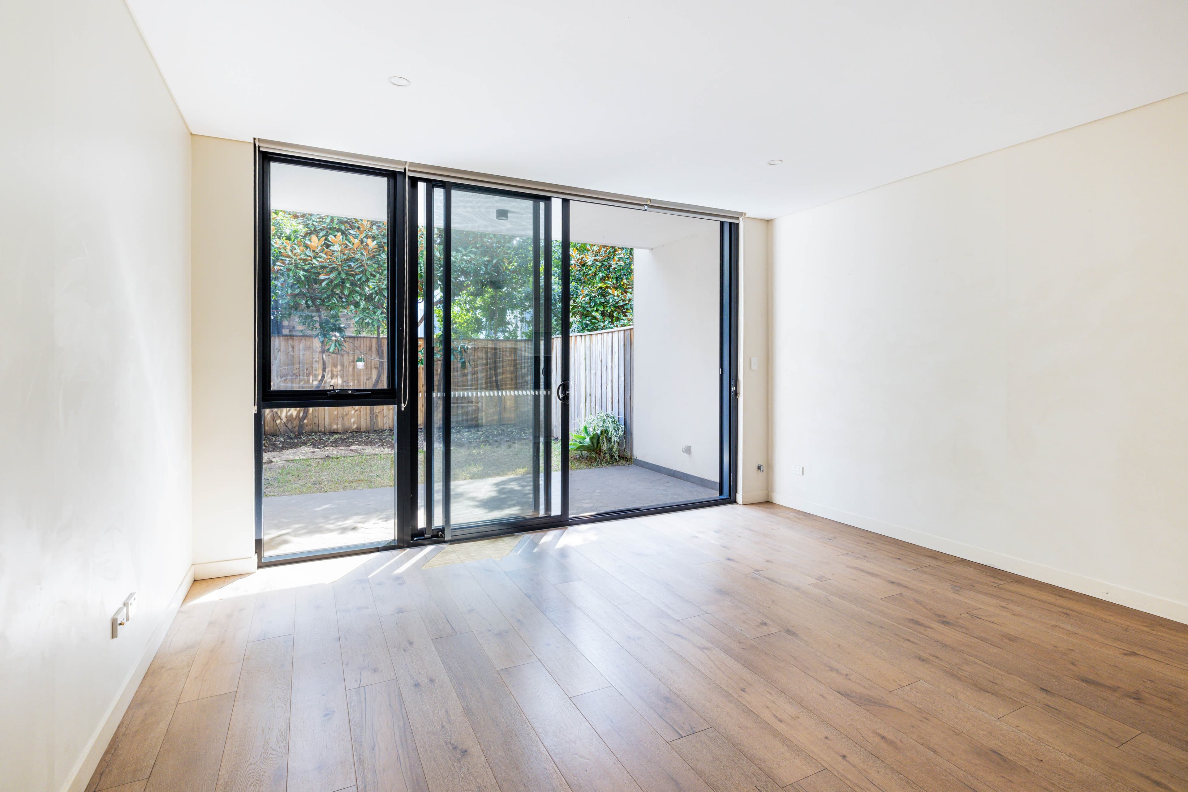13/6 Danks Street, Waterloo - Image 1