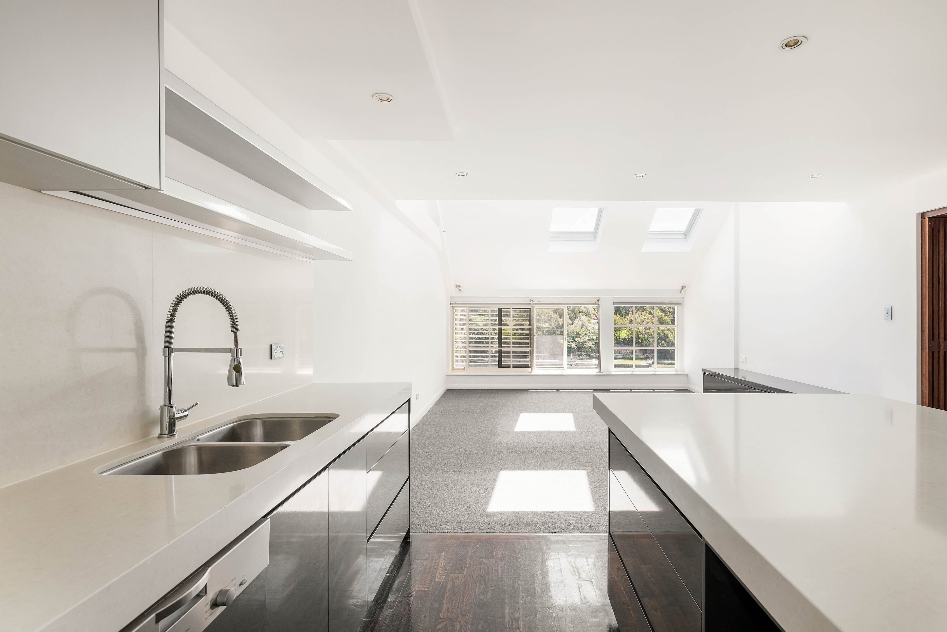 520/6 Cowper Wharf Road, Woolloomooloo - Thumbnail 4