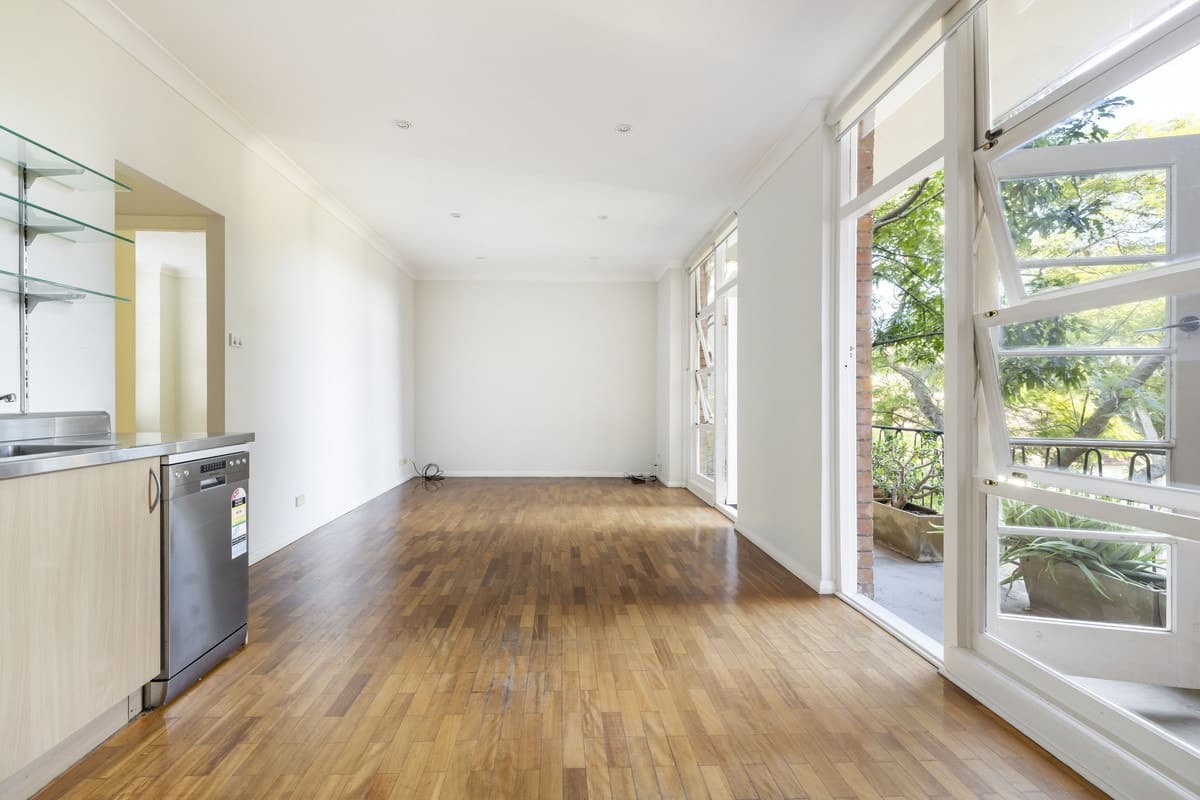 38/22 New Beach Road, Darling Point - Image 1