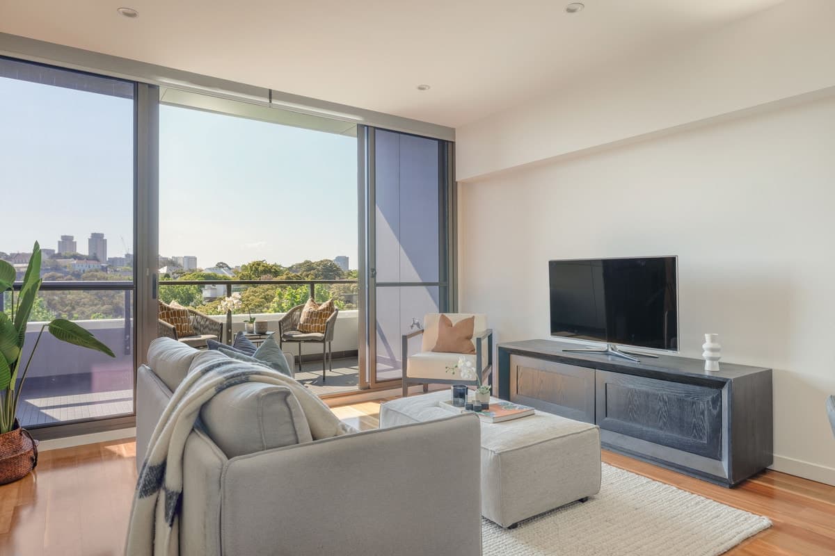 509/850 Bourke Street, Waterloo - Thumbnail 2
