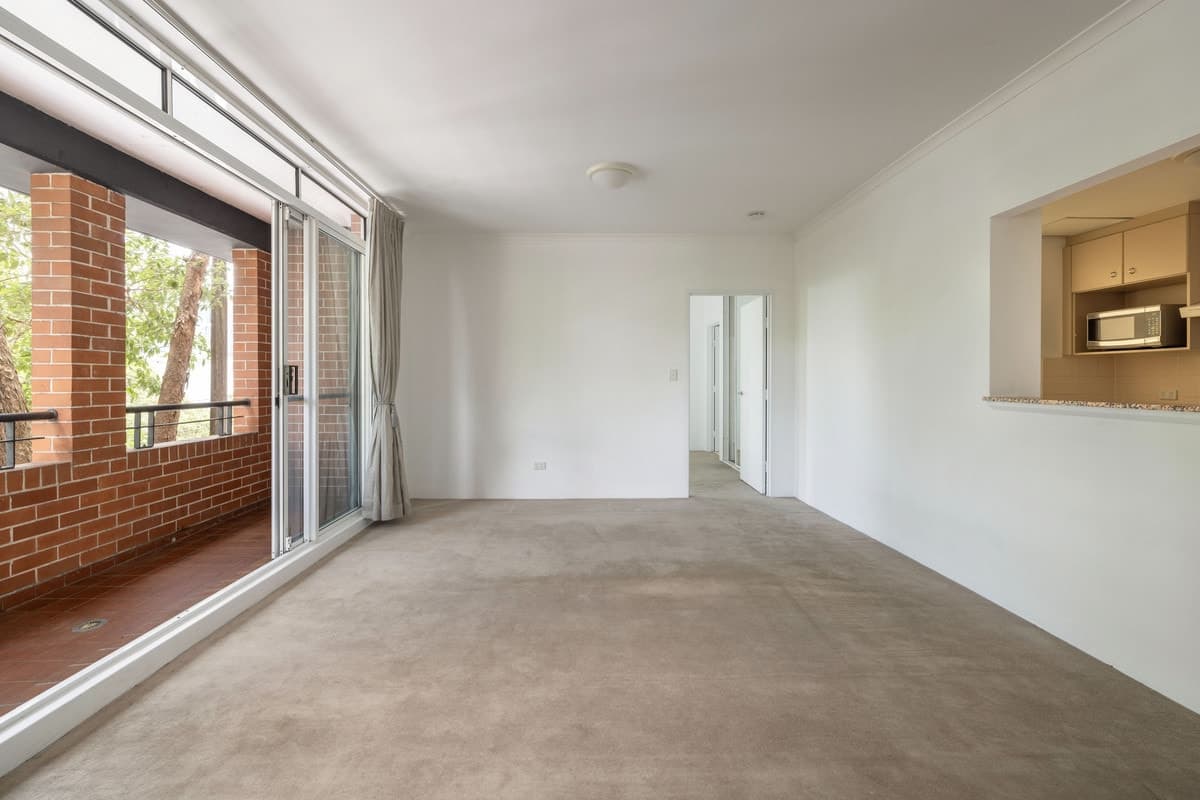 5/300 Riley Street, Surry Hills - Image 1