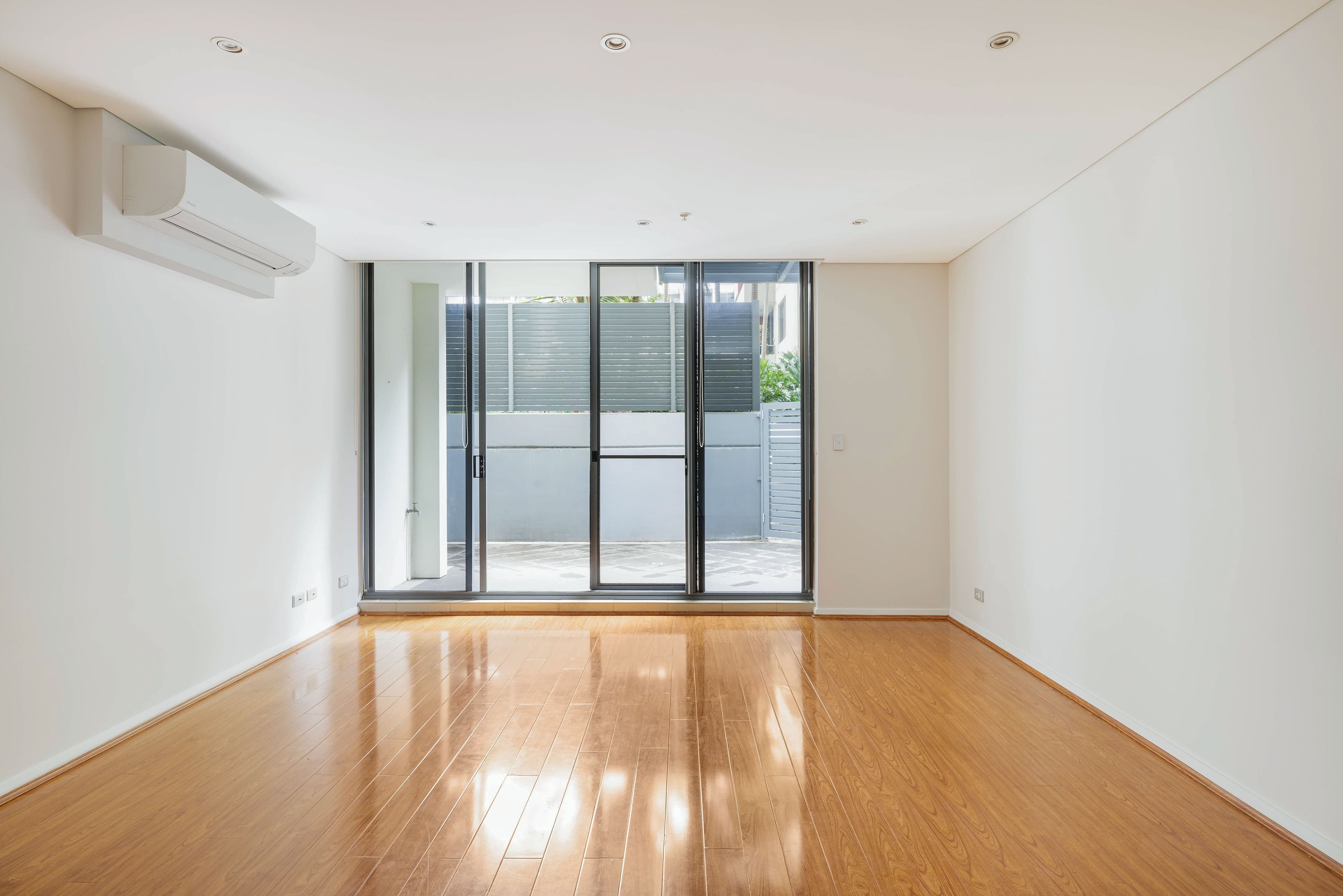 446/7 Crescent Street, Waterloo - Thumbnail 2