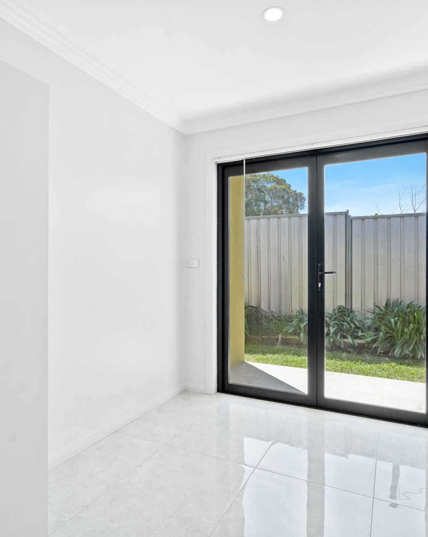 1/111 Melbourne Street Oxley Park, Park - Thumbnail 8