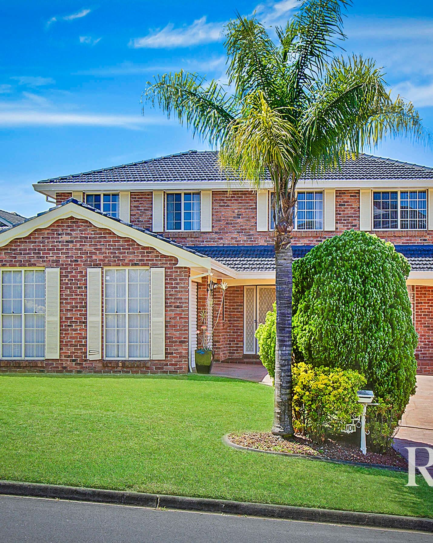10 Leicester Way St Clair, Clair - Image 1