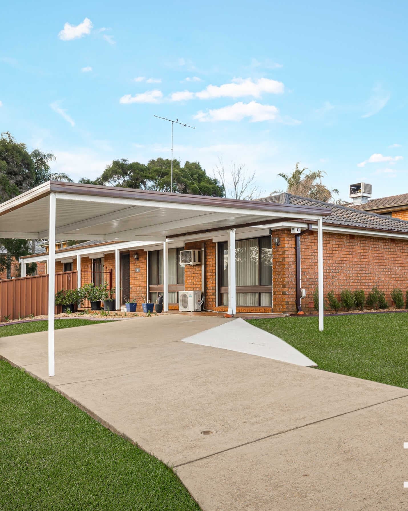 36 Explorers Way St Clair, Clair - Image 1