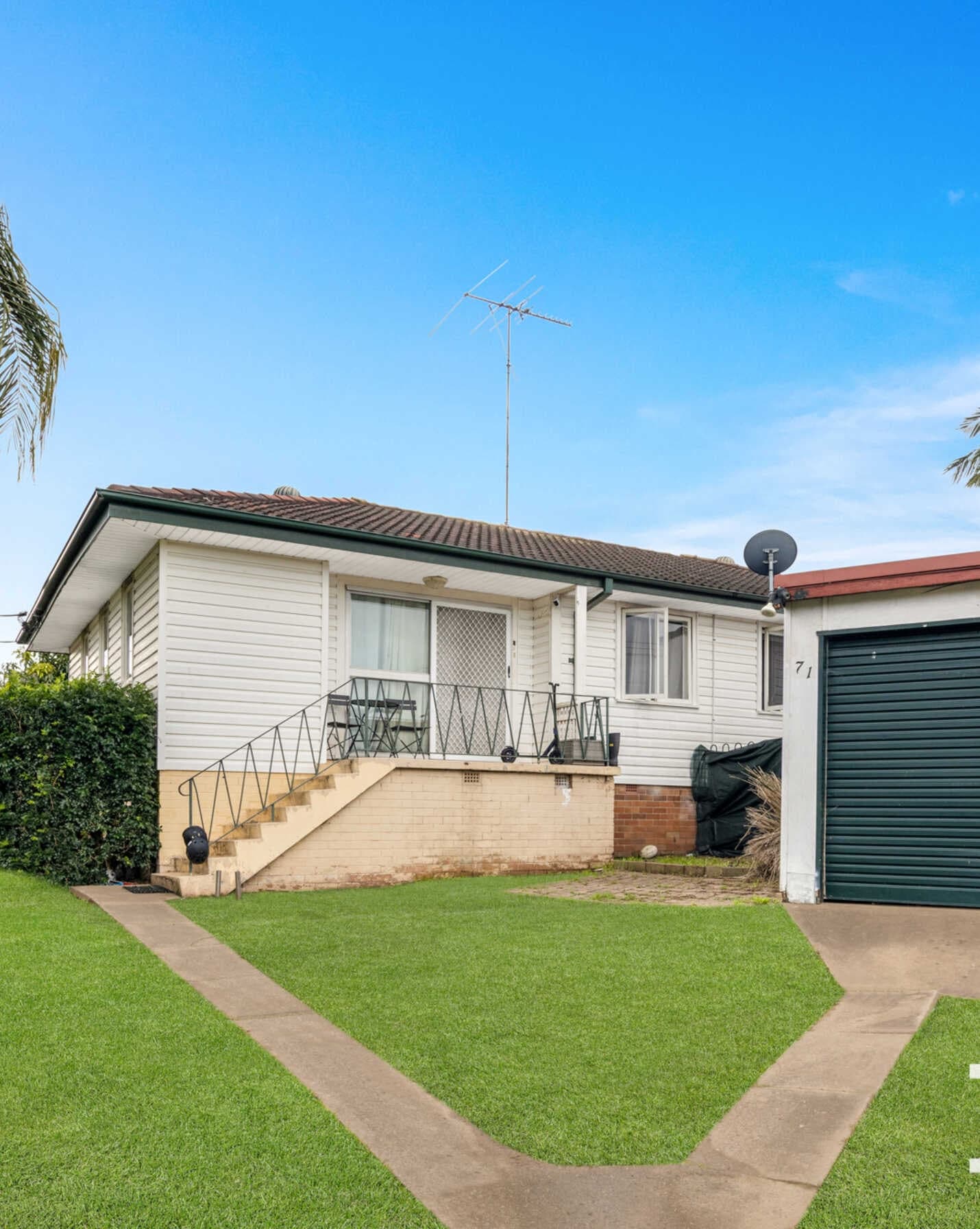71 Wilkes Crescent Tregear, Tregear - Image 1