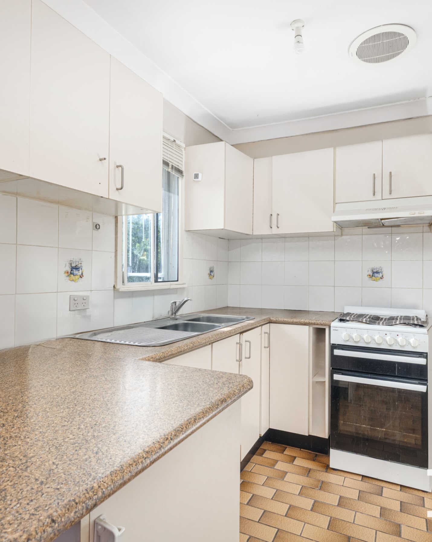 71 Wilkes Crescent Tregear, Tregear - Thumbnail 2