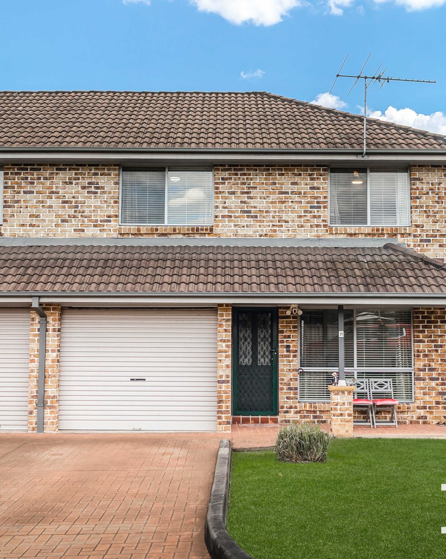 21/113 The Lakes Drive Glenmore Park, Park - Image 1