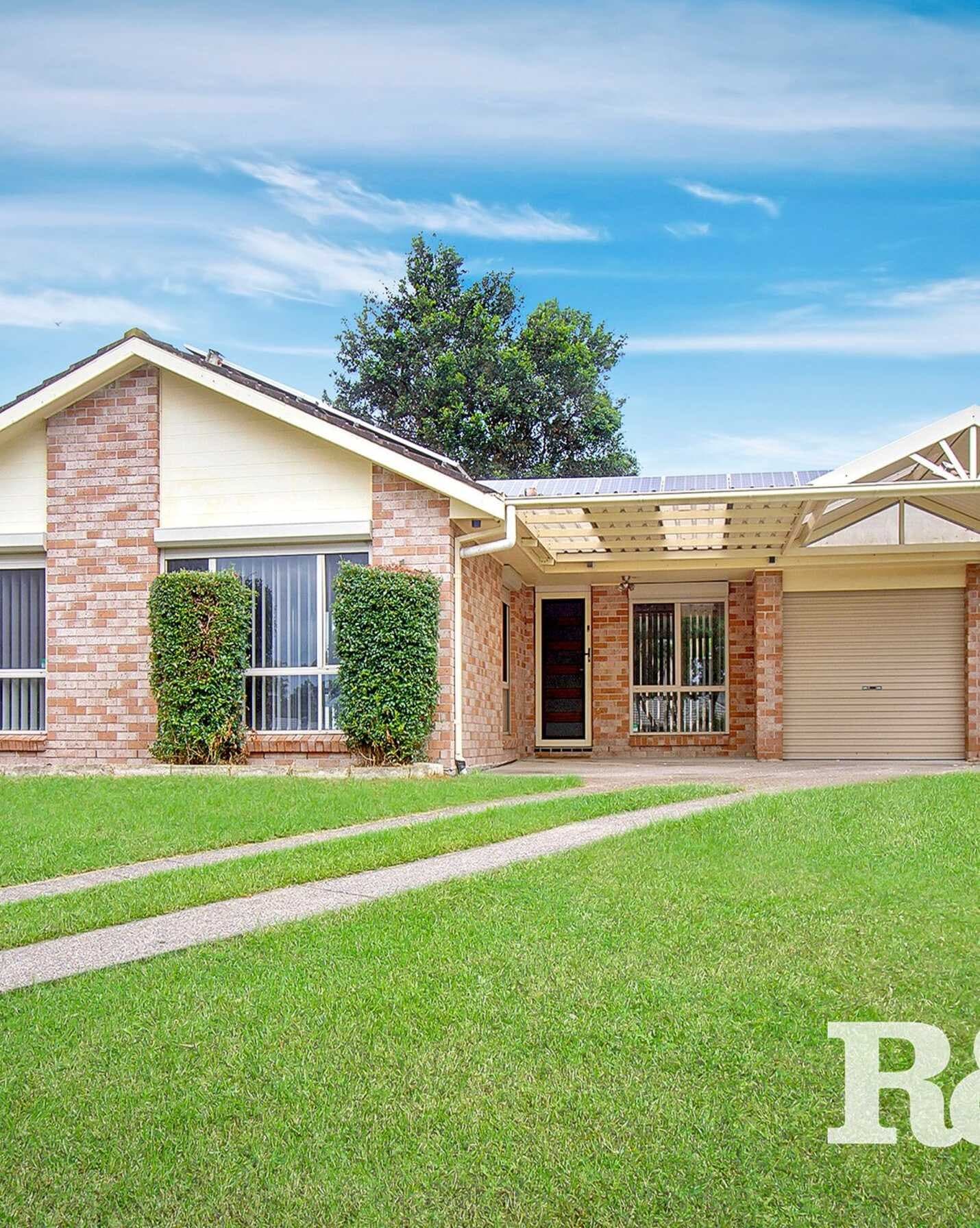 59 Explorers Way St Clair, Clair - Image 1
