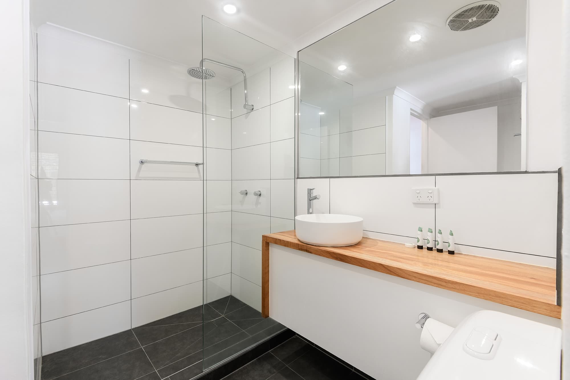 16/62-64 Davidson Street, PORT DOUGLAS QLD 4877, Port Douglas - Thumbnail 2