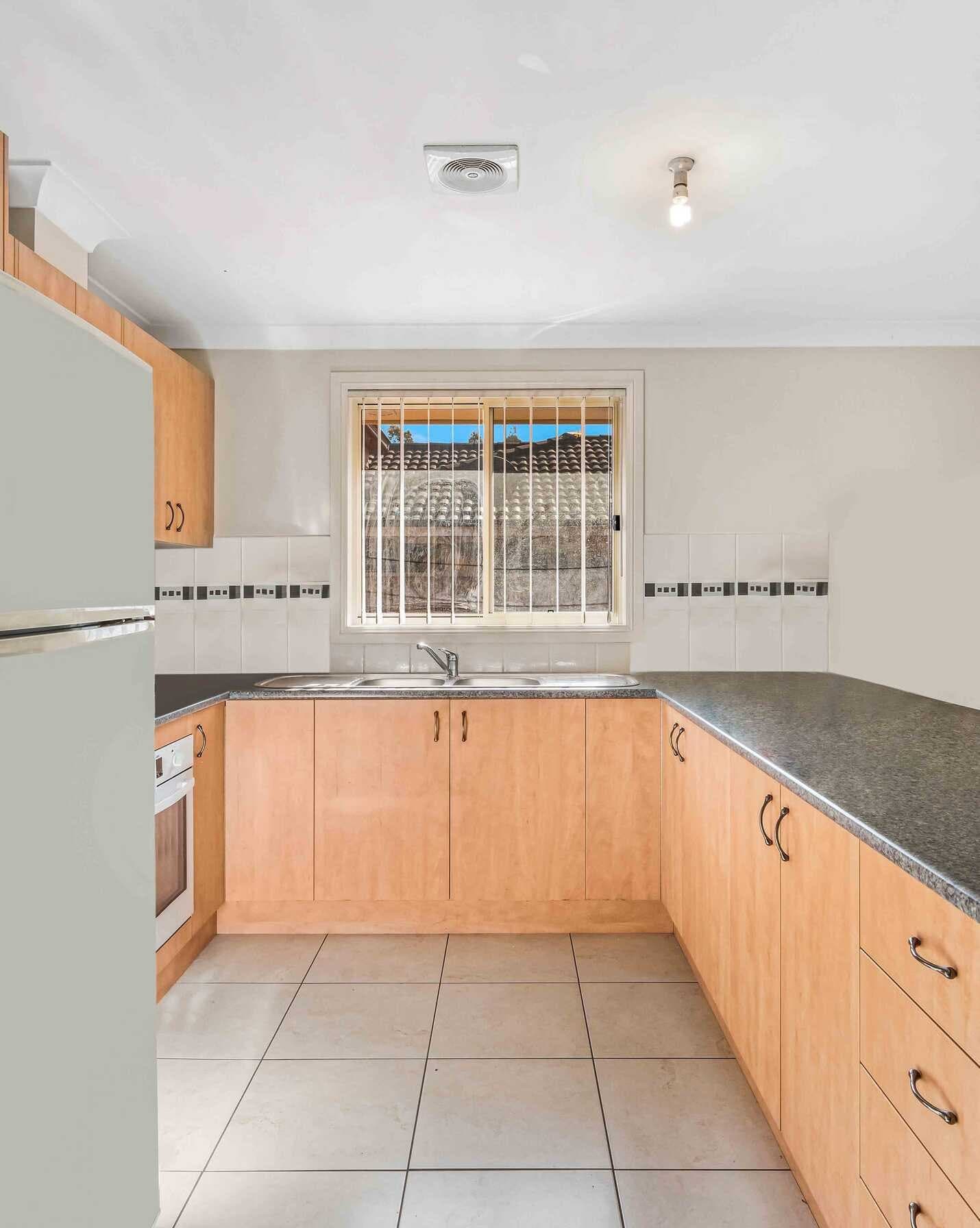 21 Bangalow Place Hoxton Park, Park - Thumbnail 3
