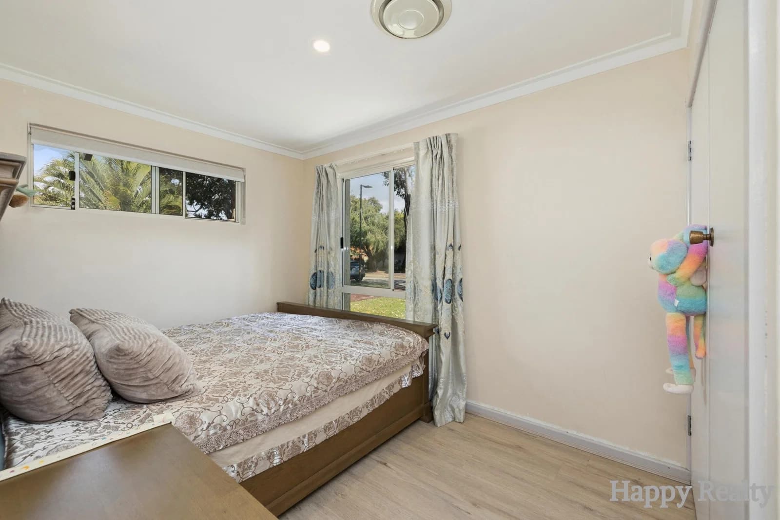 5 Grenadier Drive, THORNLIE WA 6108, Thornlie - Thumbnail 4