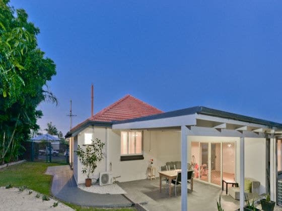 60 Zetland St Upper Mount Gravatt QLD 4122, Upper Mount Gravatt - Image 1