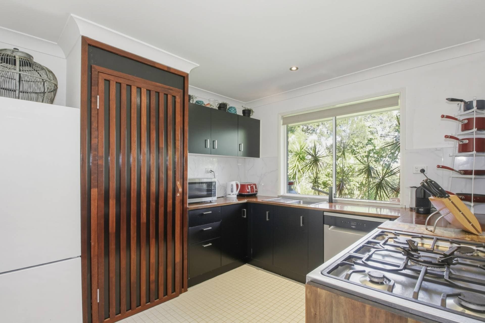 16 Calm Waters Crescent, Macleay Island, Macleay Island - Thumbnail 3