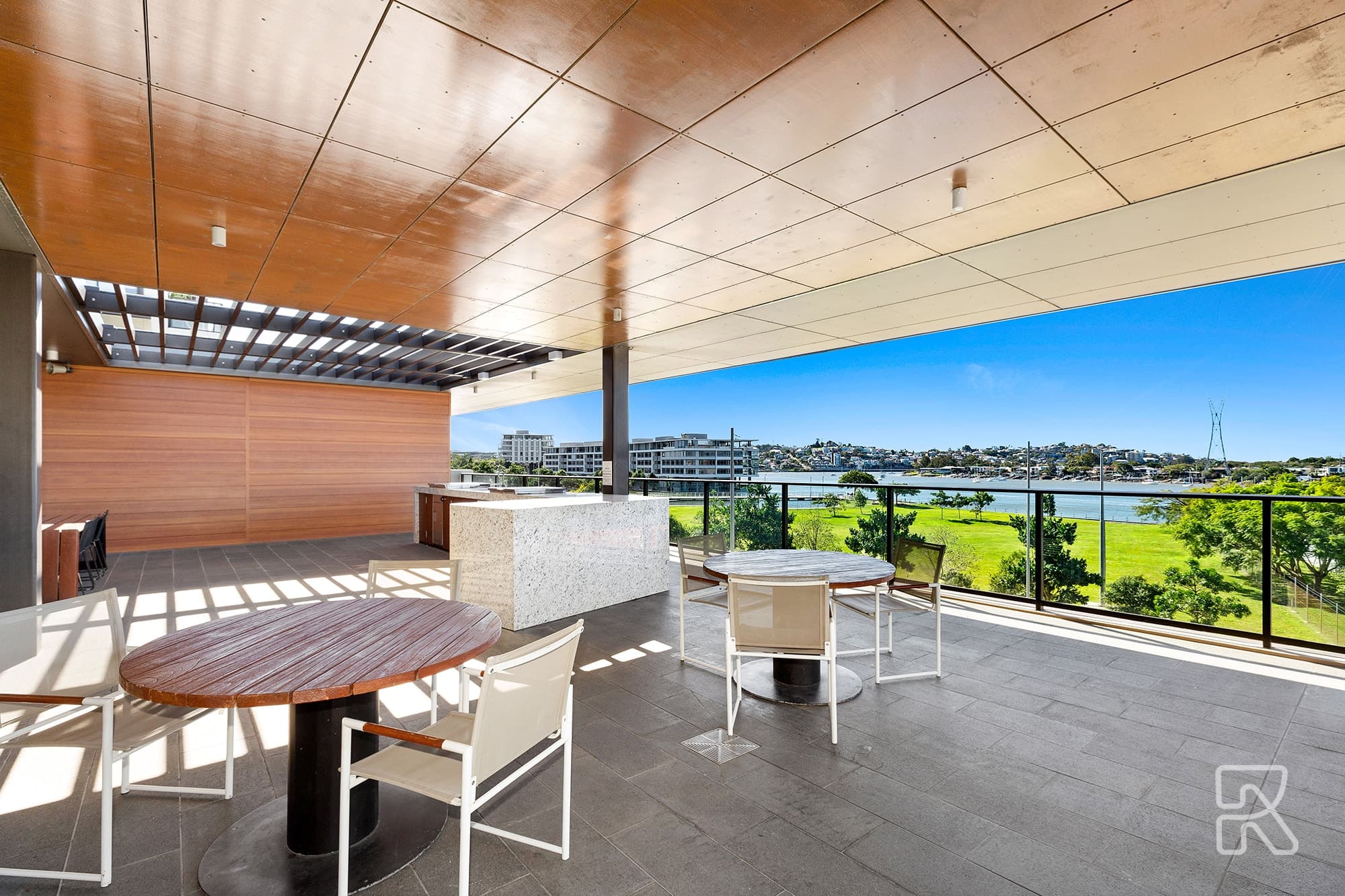 1071/12 Longland Street, Newstead - Thumbnail 2