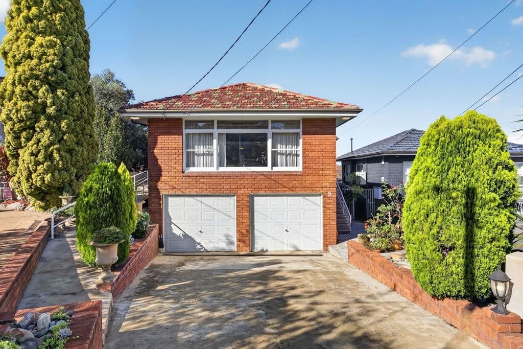 5 Rainbow Crescent, Kingsgrove - Thumbnail 2