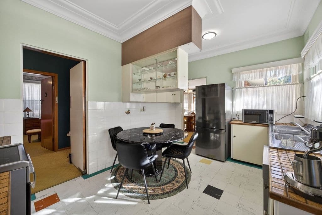 5 Rainbow Crescent, Kingsgrove - Thumbnail 7