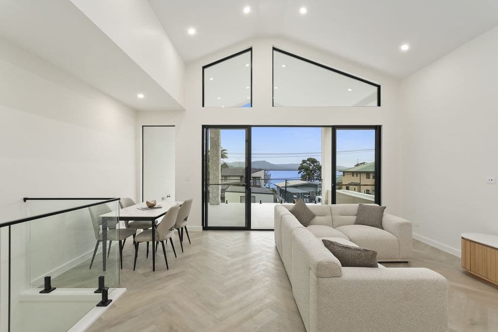 8 Newton Crescent, Oak Flats - Thumbnail 3