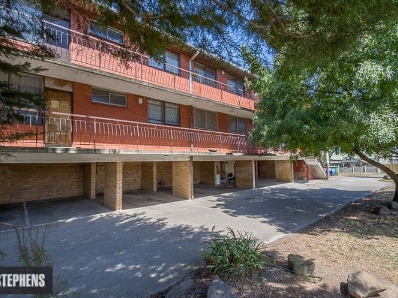 2/38 Hampton Parade WEST FOOTSCRAY VIC, West Footscray - Thumbnail 2