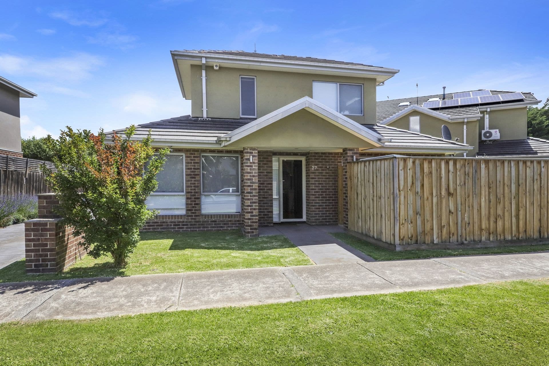 27 Paproth Grove Altona North VIC, Altona North - Thumbnail 2