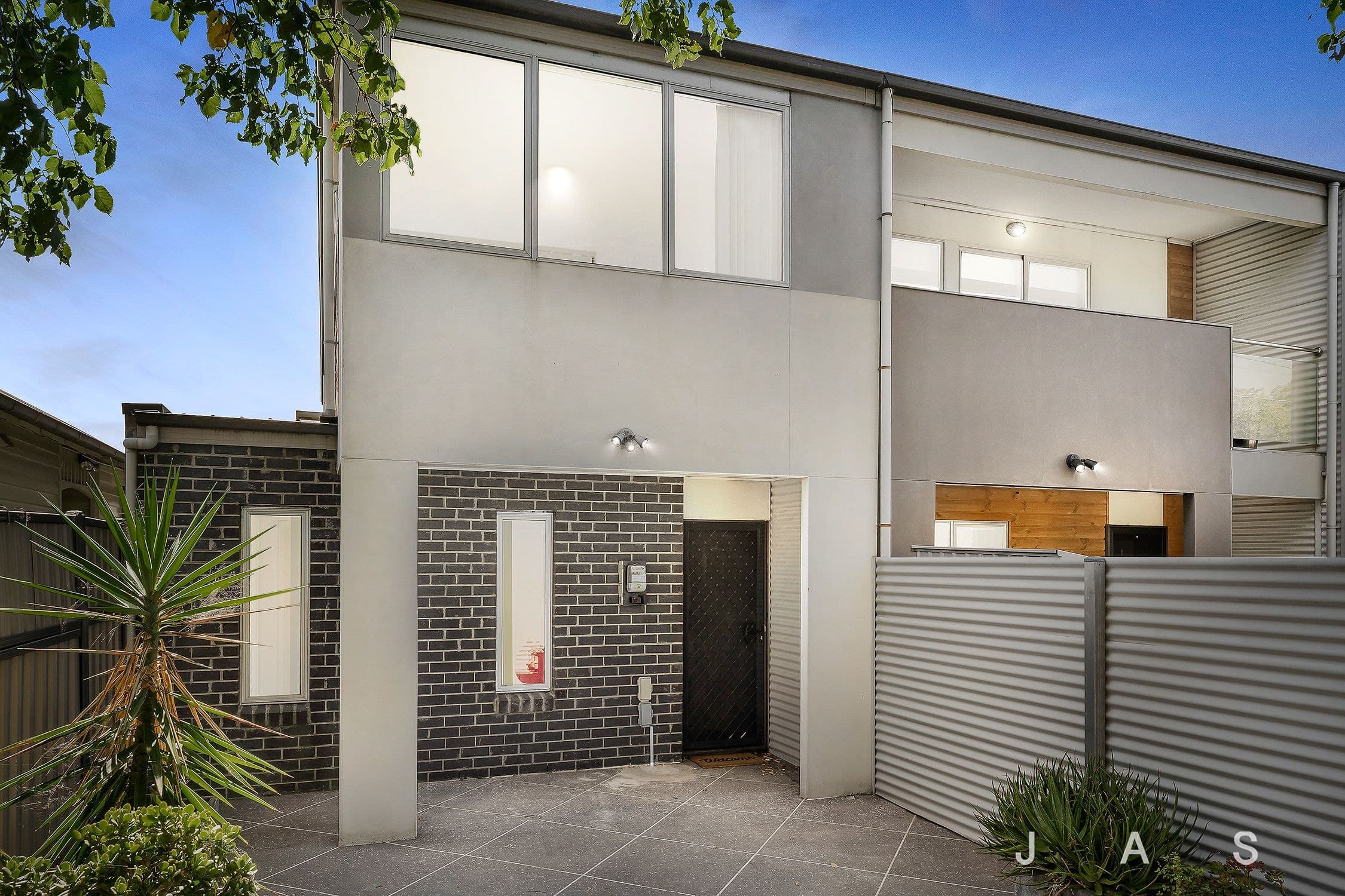 6/92 Ballarat Road Maidstone VIC, Maidstone - Thumbnail 2