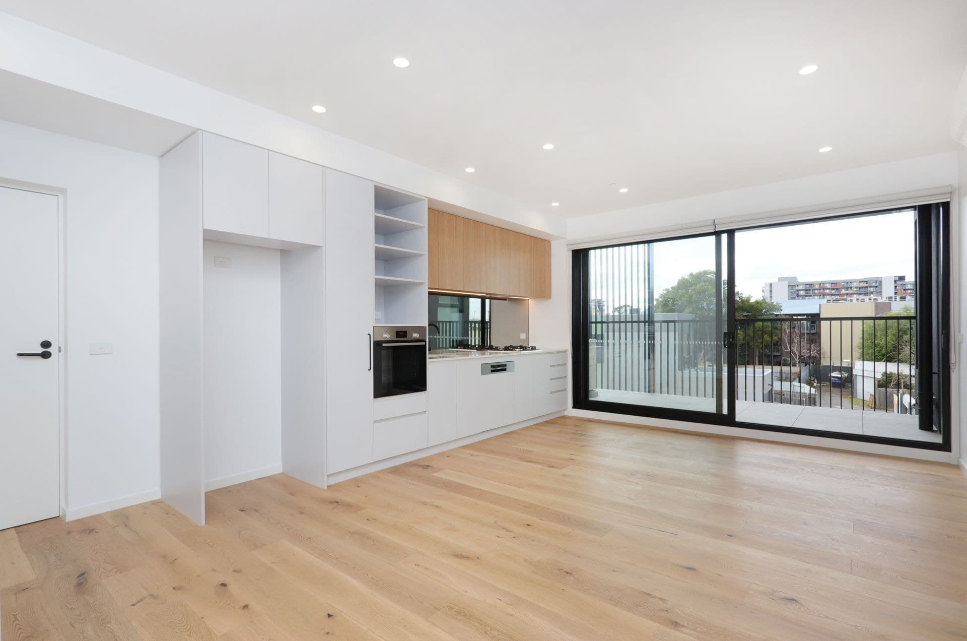 204/21 Victoria Street Footscray VIC, Footscray - Thumbnail 3