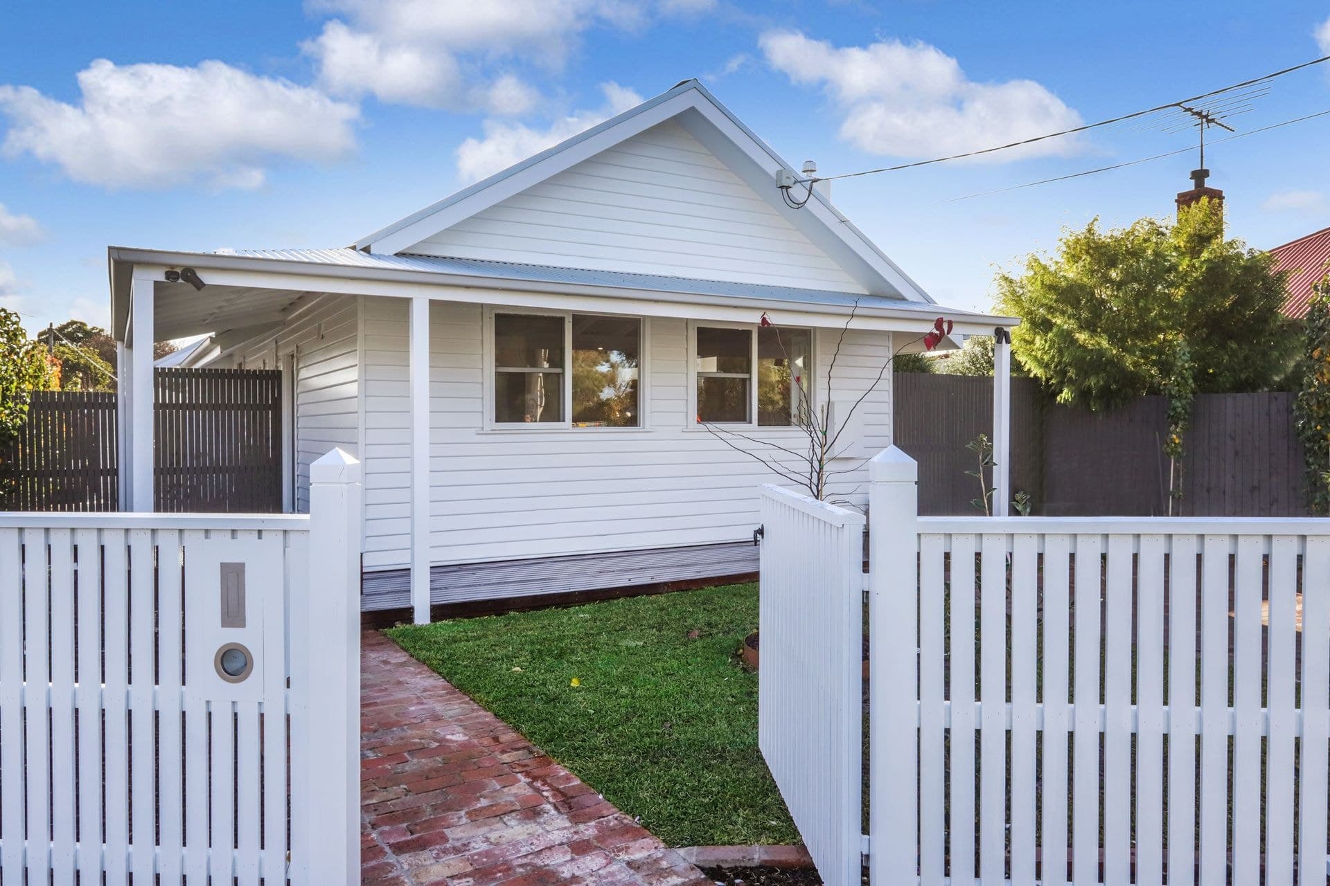 12 Montgomery Crescent, Spotswood, Spotswood - Thumbnail 3