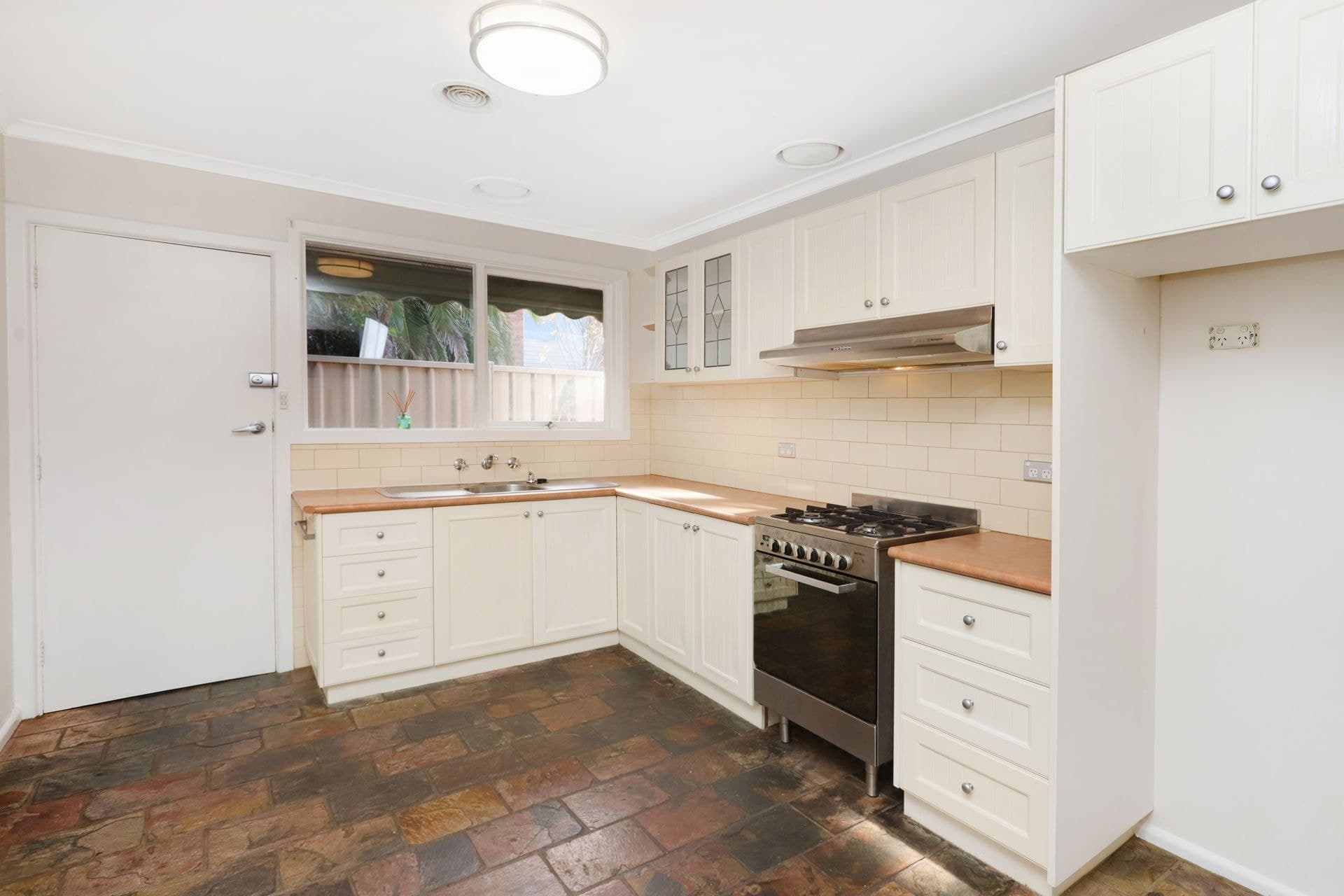 2/20 Angliss Street Yarraville VIC, Yarraville - Thumbnail 4