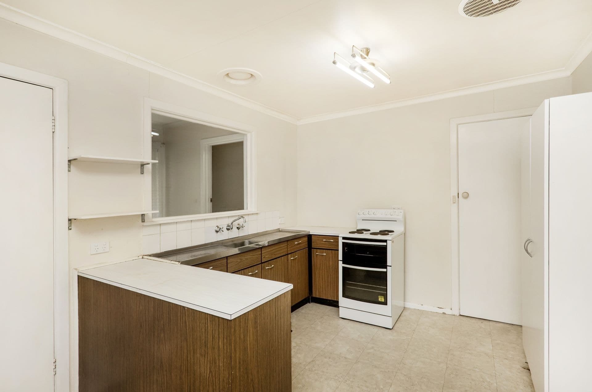 1 Newton Court Seaholme VIC, Seaholme - Thumbnail 5