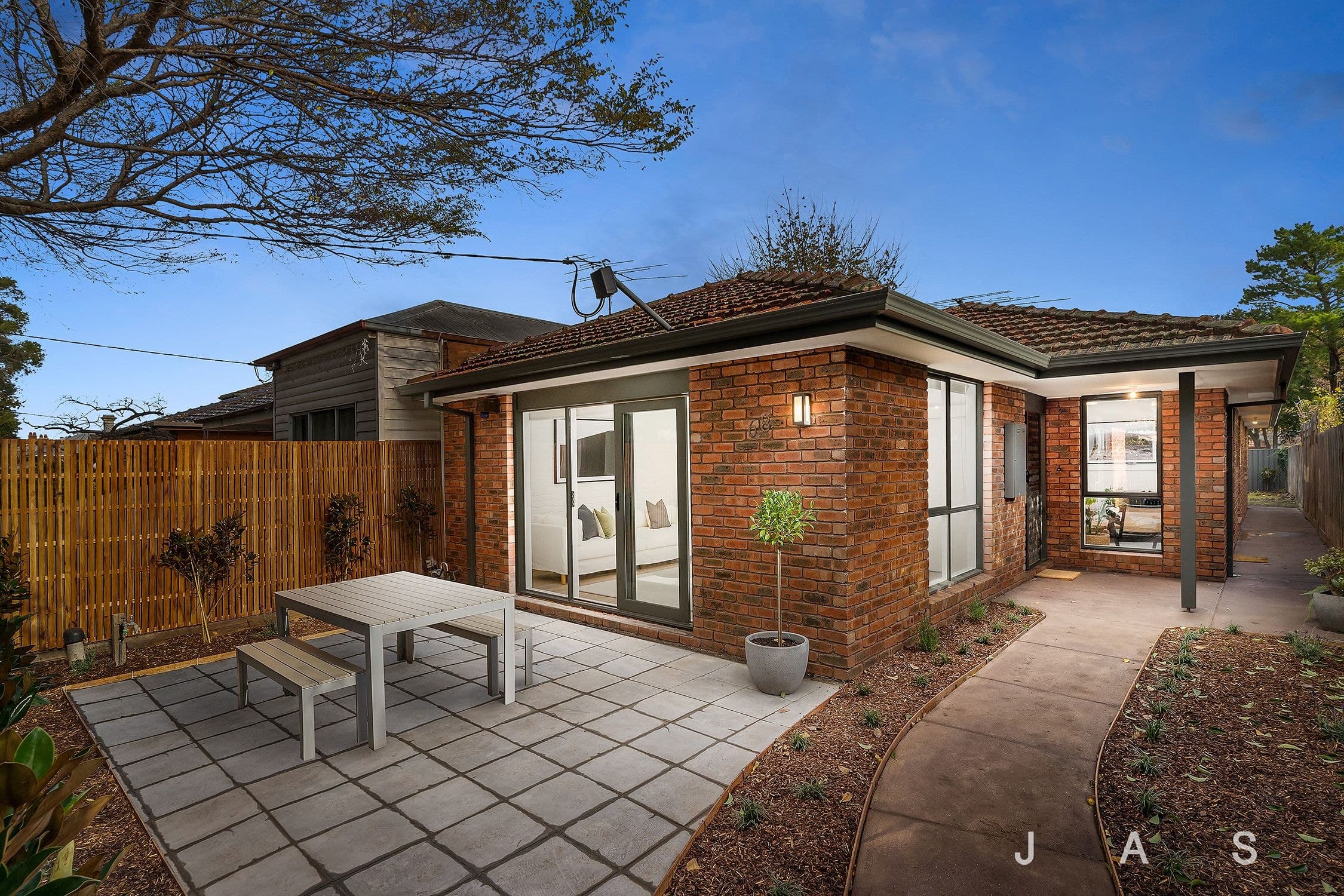 68 Commercial Road Footscray VIC, Footscray - Thumbnail 2