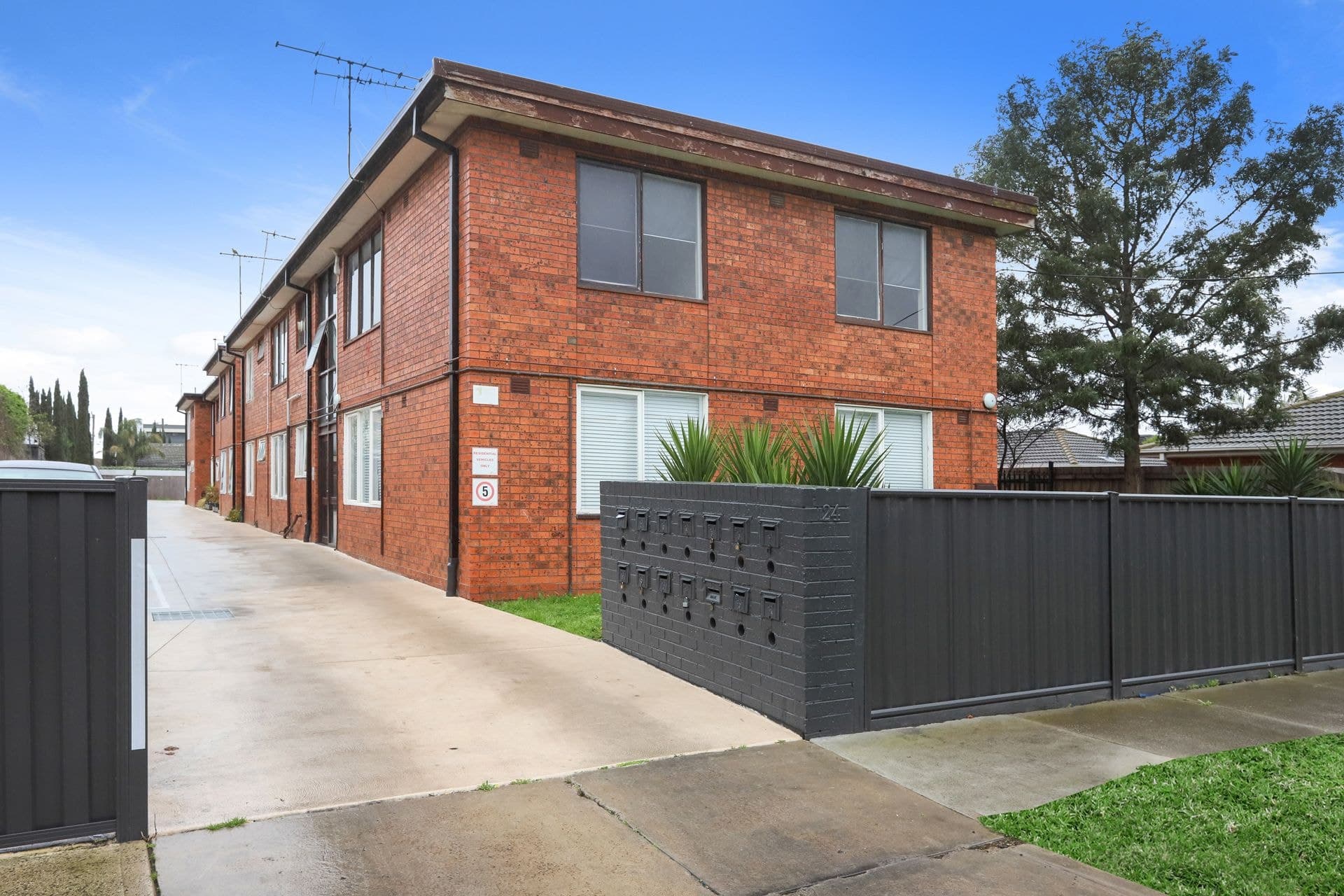 4/24 Rooney Street Maidstone VIC, Maidstone - Thumbnail 2