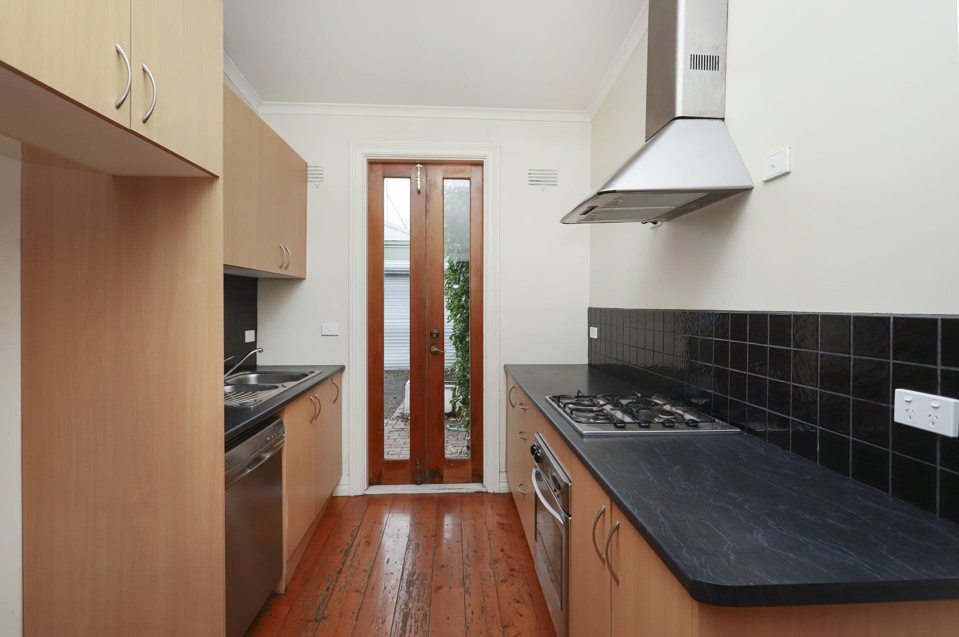 11 Buckingham Street Footscray VIC, Footscray - Thumbnail 8