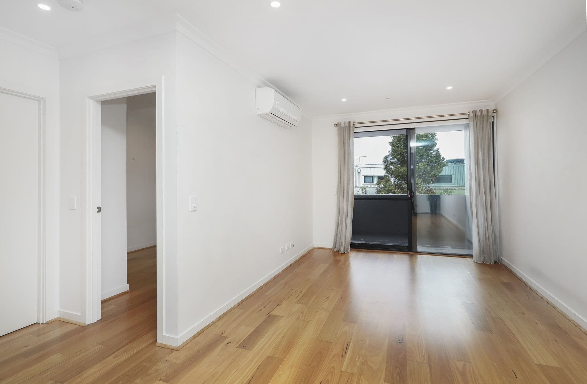 206/26 Beaurepaire Parade Footscray VIC, Footscray - Thumbnail 5