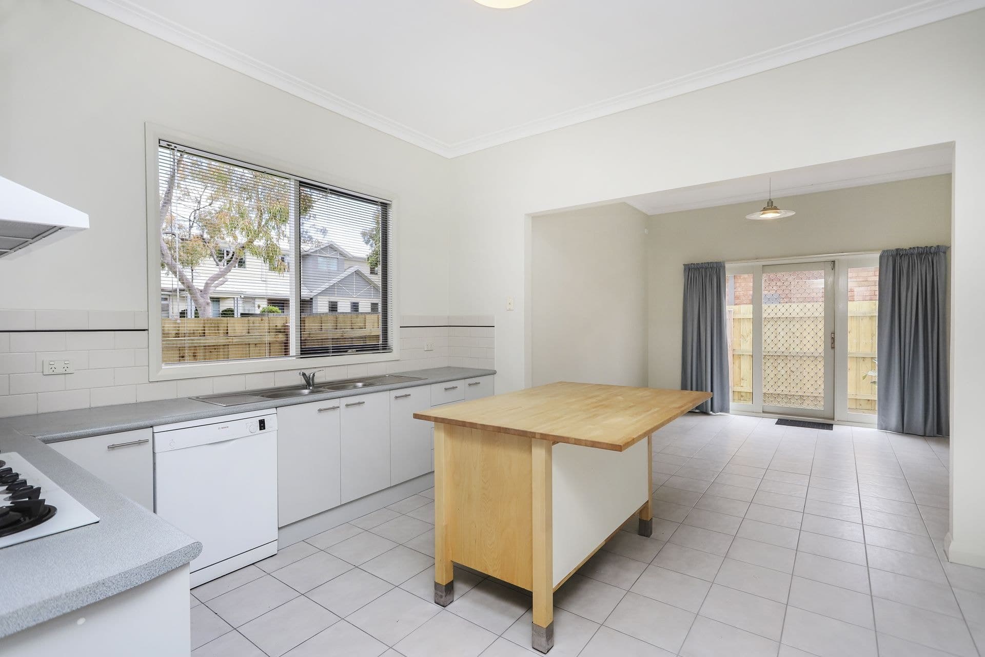 82 Newcastle Street Newport VIC, Newport - Thumbnail 3