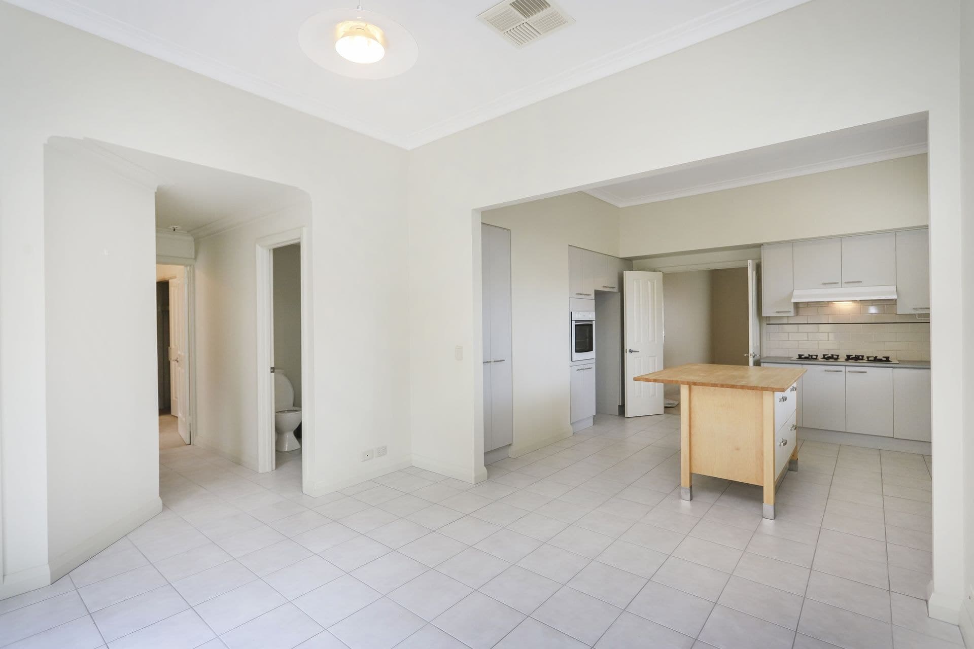 82 Newcastle Street Newport VIC, Newport - Thumbnail 4