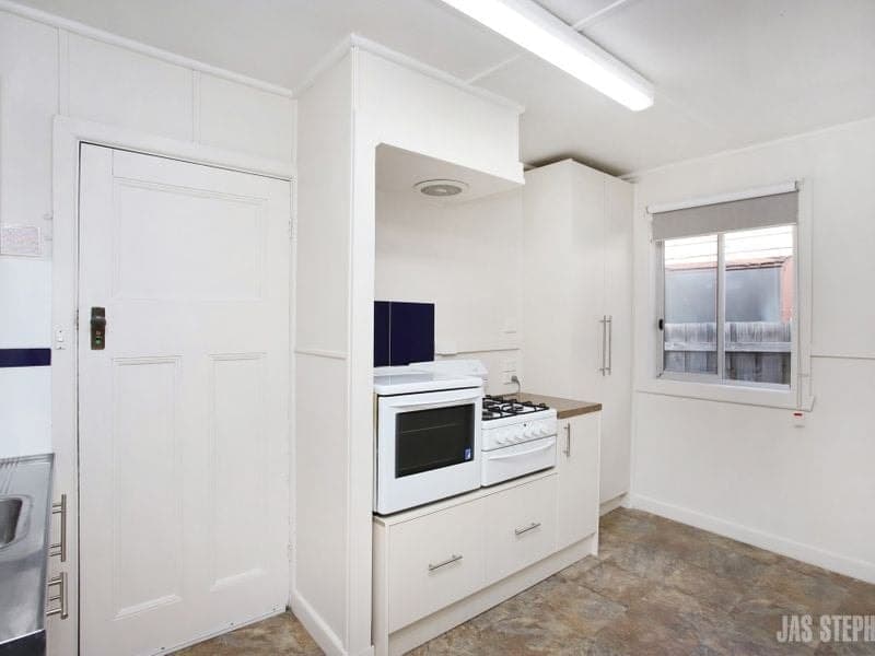 11 Empress Avenue KINGSVILLE VIC, Kingsville - Thumbnail 4