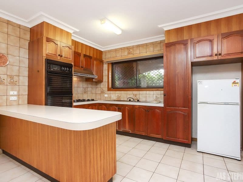 120 Essex Street WEST FOOTSCRAY VIC, West Footscray - Thumbnail 7
